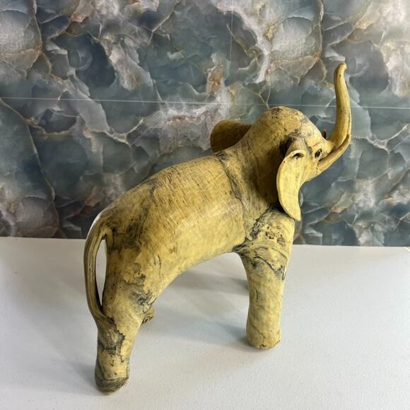 Vintage Crushed Oyster Shell Elephant Figurine 11"x 13" - Picture 4 of 15